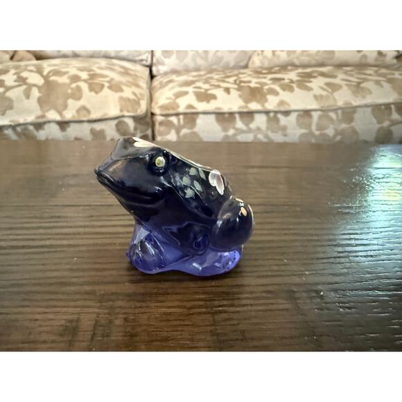 Vintage Fenton Purple Amethyst Glass Hand-Painted Frog - Picture 6 of 7